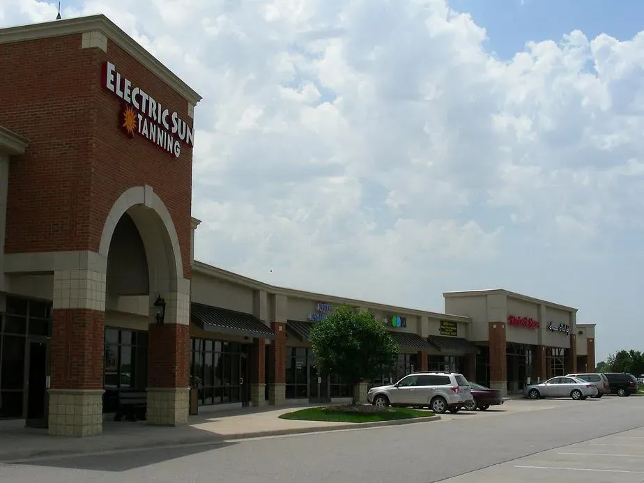 Moonlight Commons Shops 1 In Beautiful Gardner KS